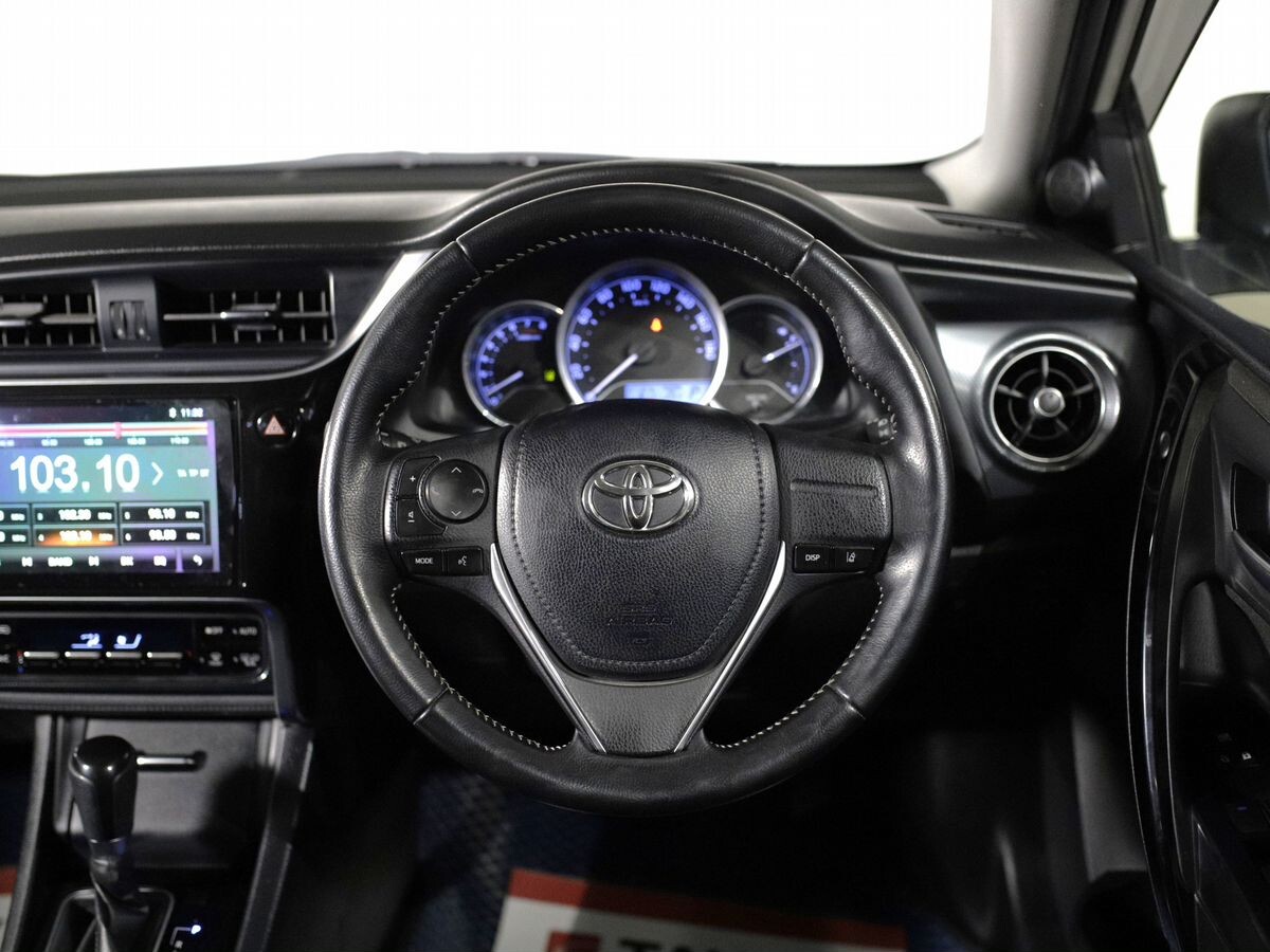Toyota Auris 2016 - фото автомобиля