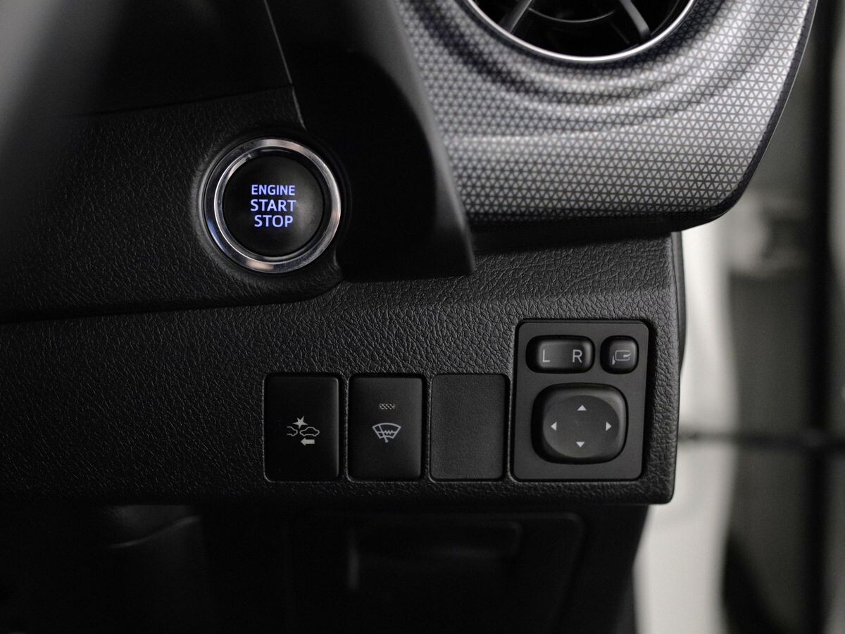 Toyota Auris 2016 - фото автомобиля