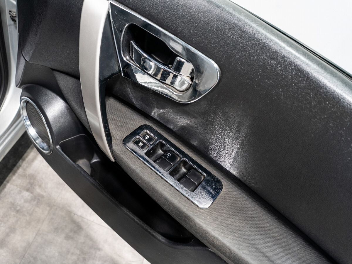 Nissan Dualis 2008 - фото автомобиля