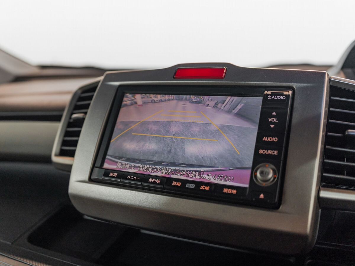Honda Freed Spike 2011 - фото автомобиля