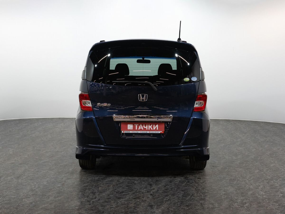 Honda Freed Spike 2011 - фото автомобиля