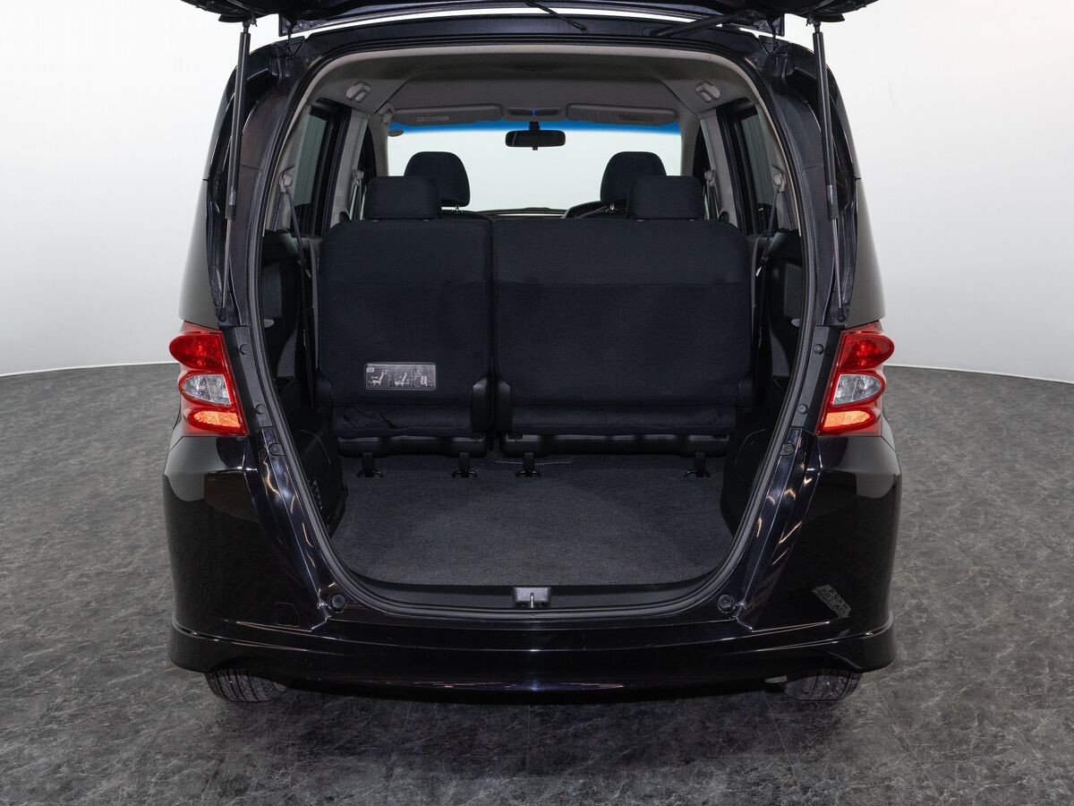 Honda Freed 2010 - фото автомобиля