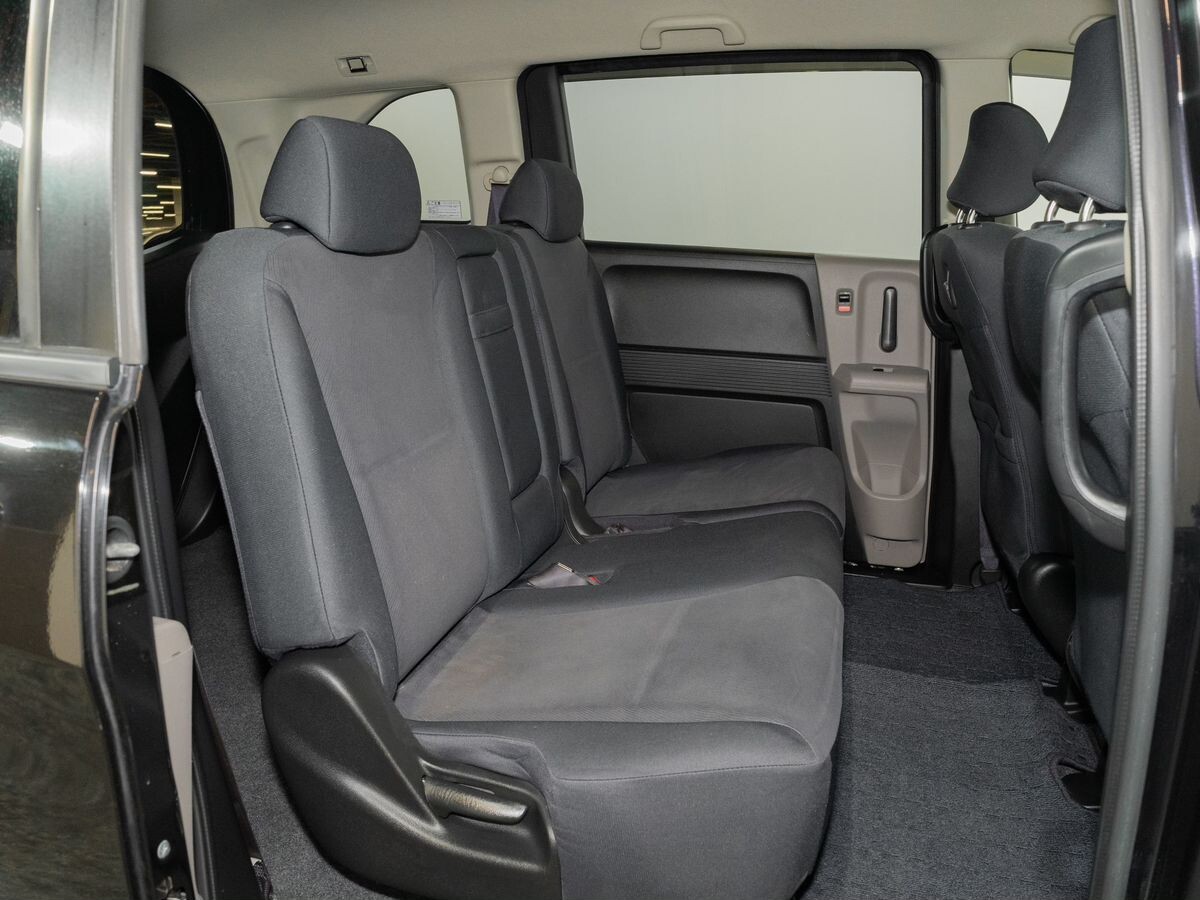 Honda Freed 2010 - фото автомобиля
