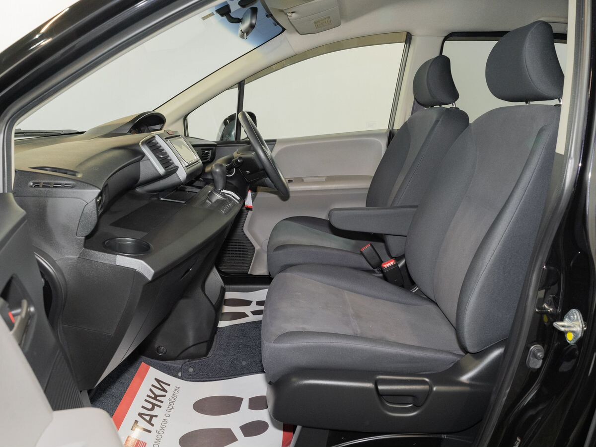 Honda Freed 2010 - фото автомобиля