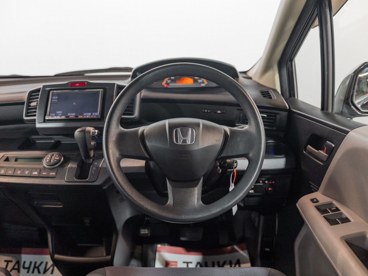 Honda Freed 2010 - фото автомобиля