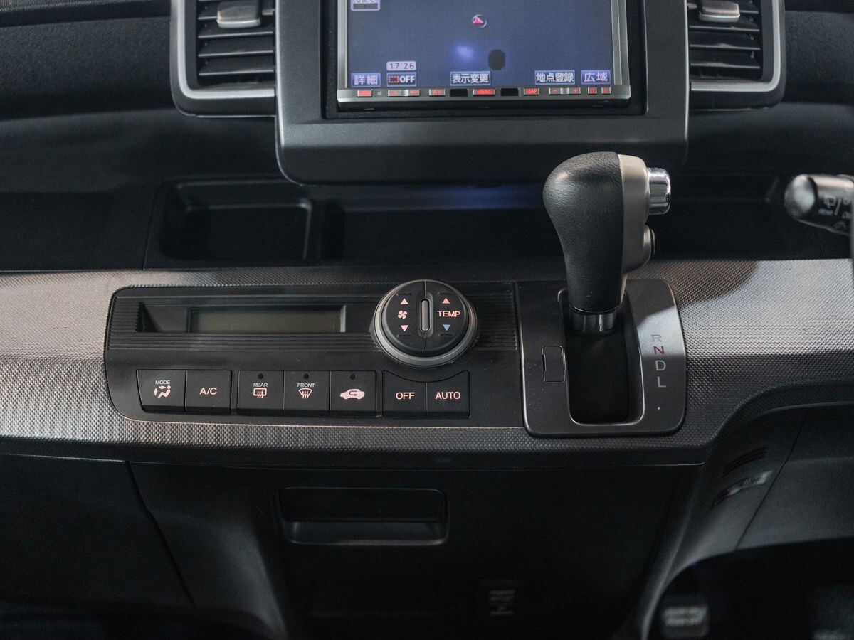 Honda Freed 2010 - фото автомобиля