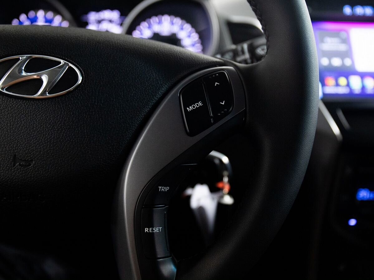 Hyundai Elantra 2015 - фото автомобиля