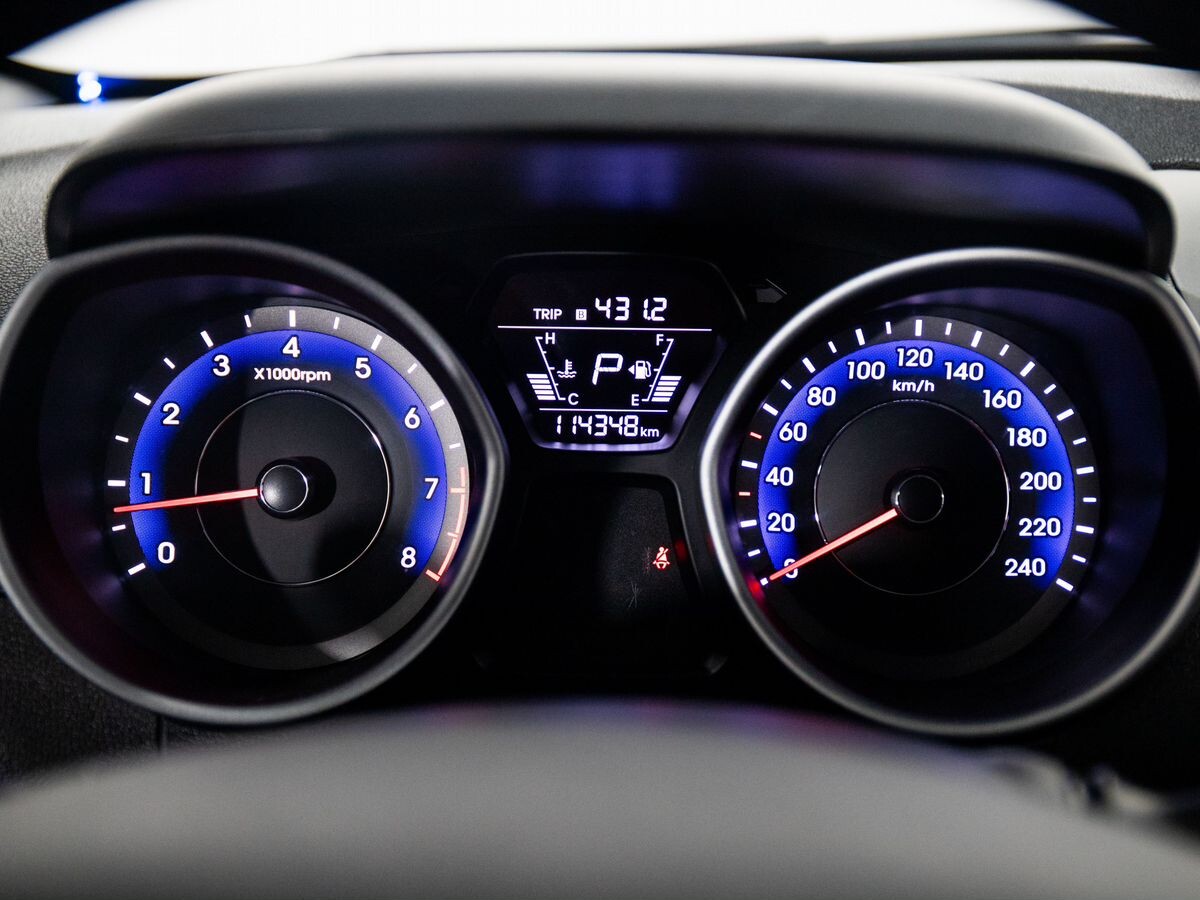 Hyundai Elantra 2015 - фото автомобиля