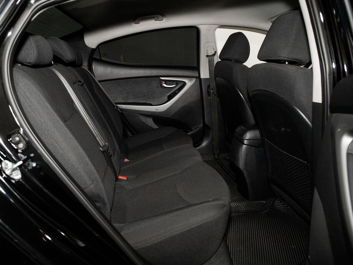 Hyundai Elantra 2015 - фото автомобиля