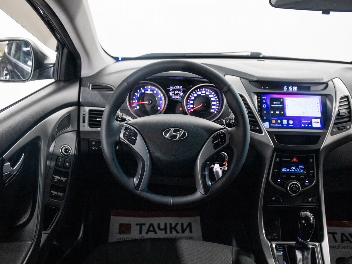 Hyundai Elantra 2015 - фото автомобиля