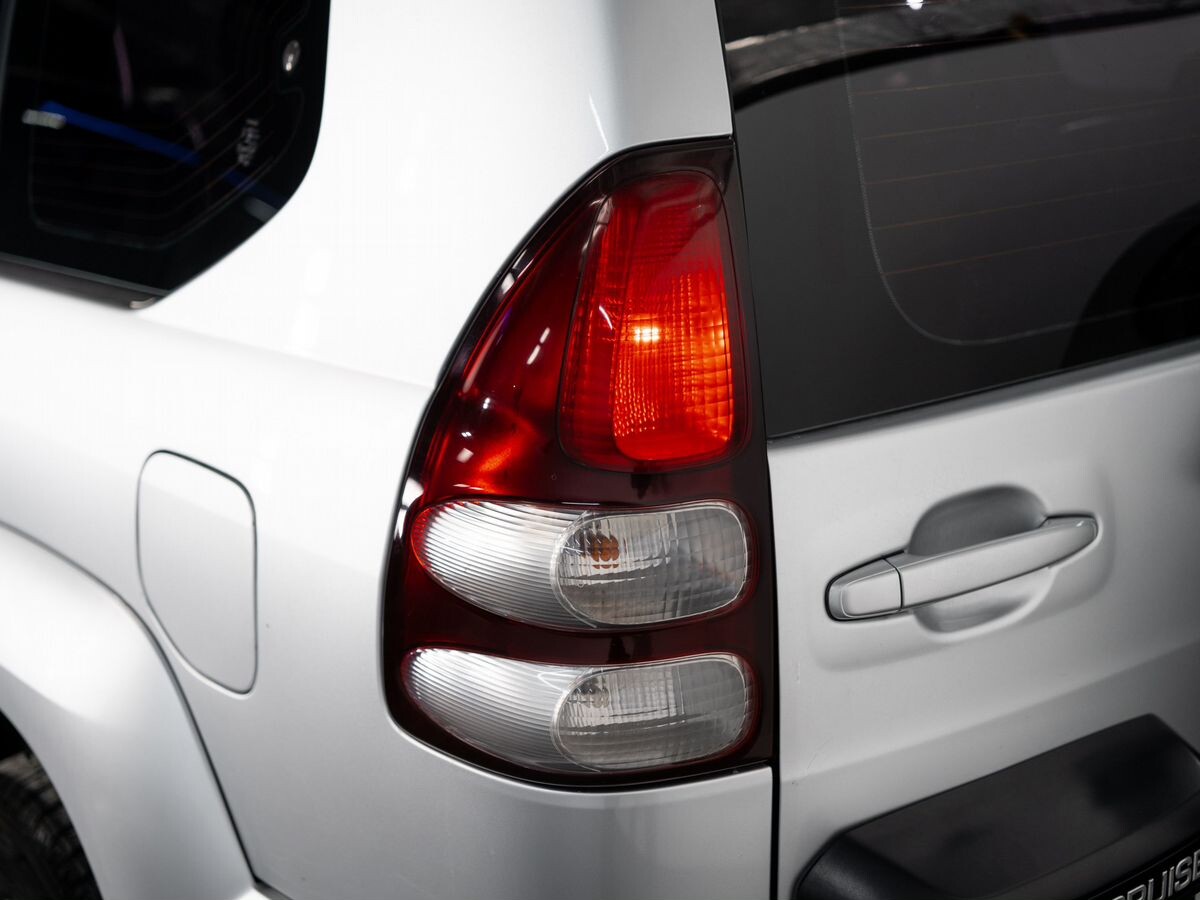 Toyota Land Cruiser Prado 2004 - фото автомобиля