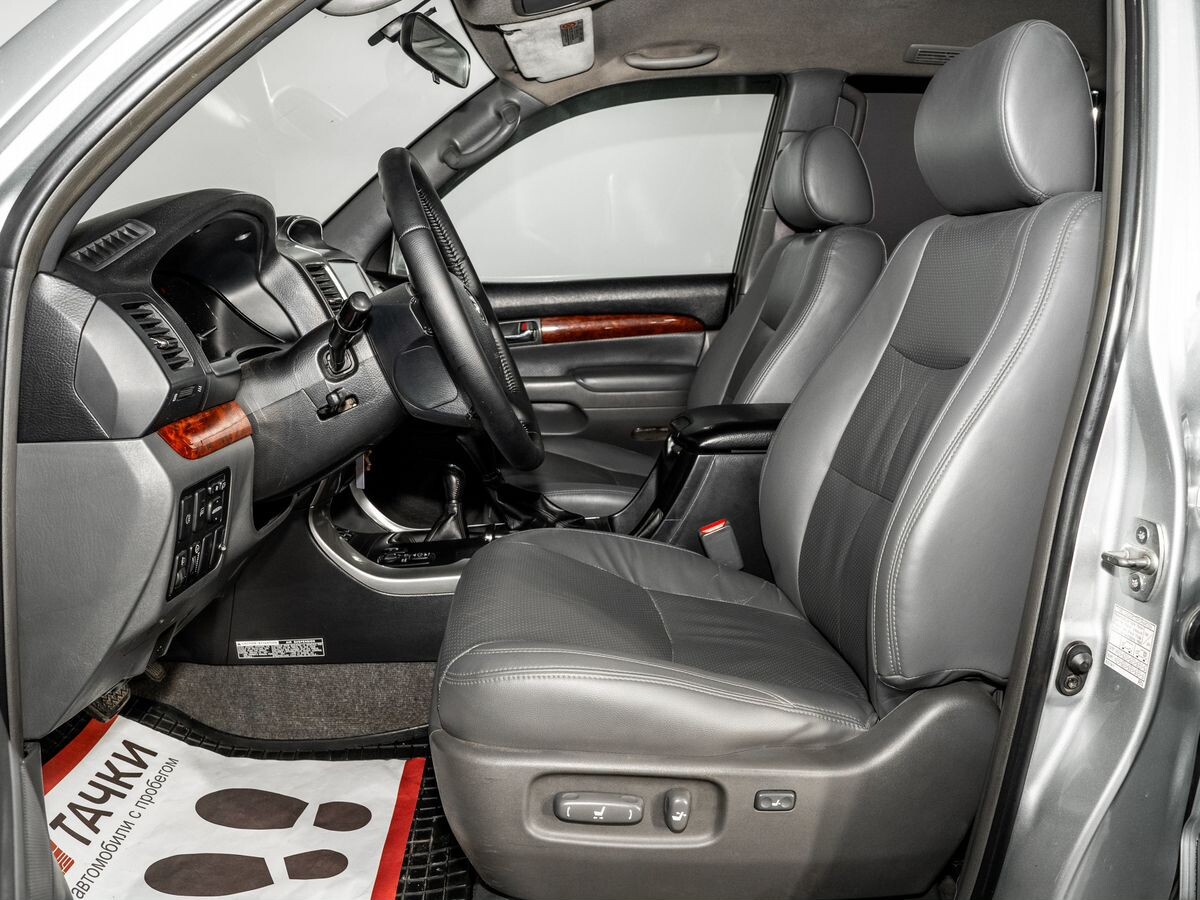 Toyota Land Cruiser Prado 2004 - фото автомобиля