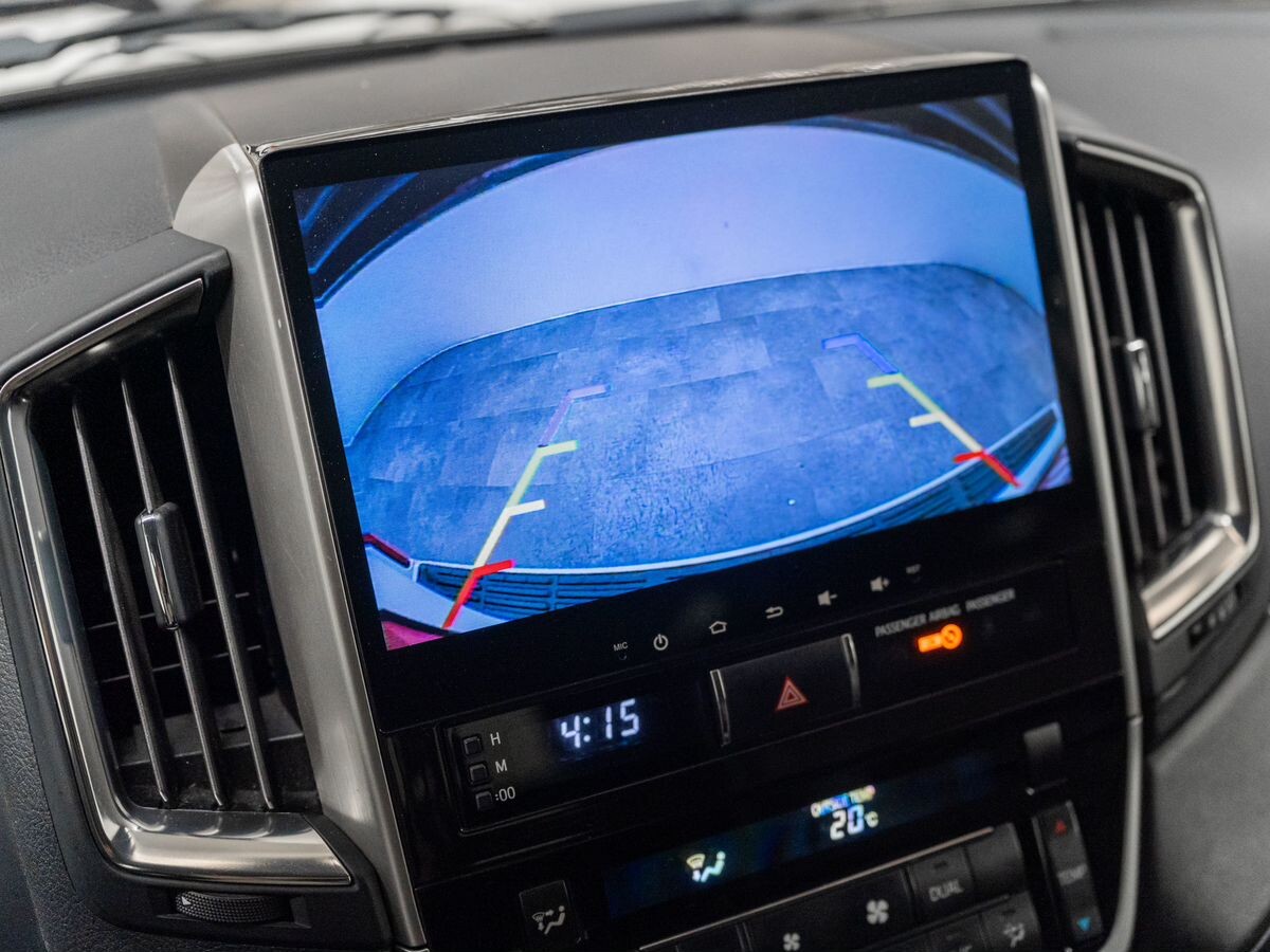 Toyota Land Cruiser 2016 - фото автомобиля