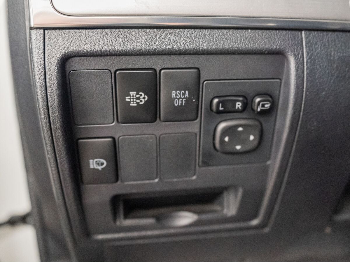 Toyota Land Cruiser 2016 - фото автомобиля