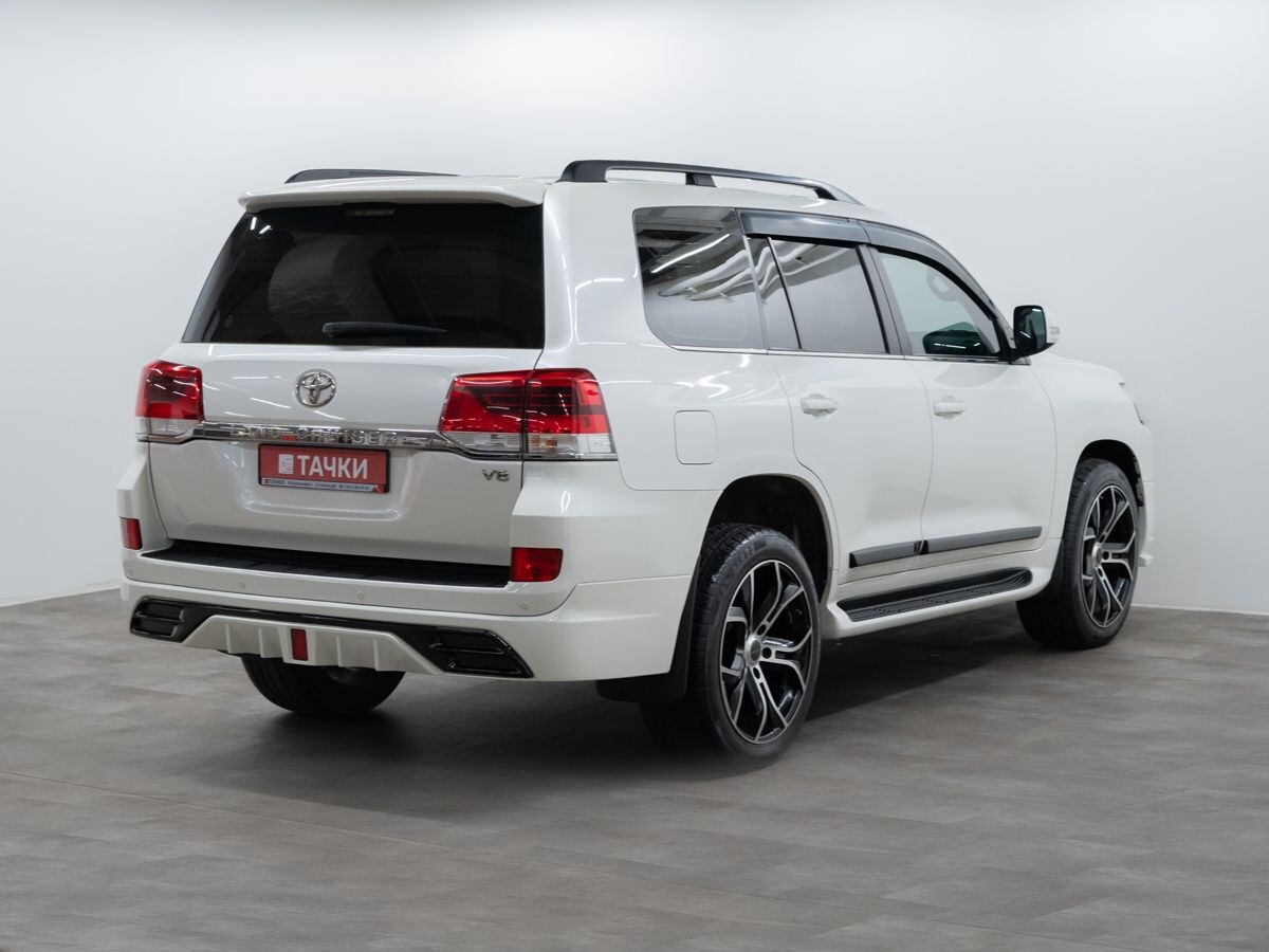 Toyota Land Cruiser 2016 - фото автомобиля