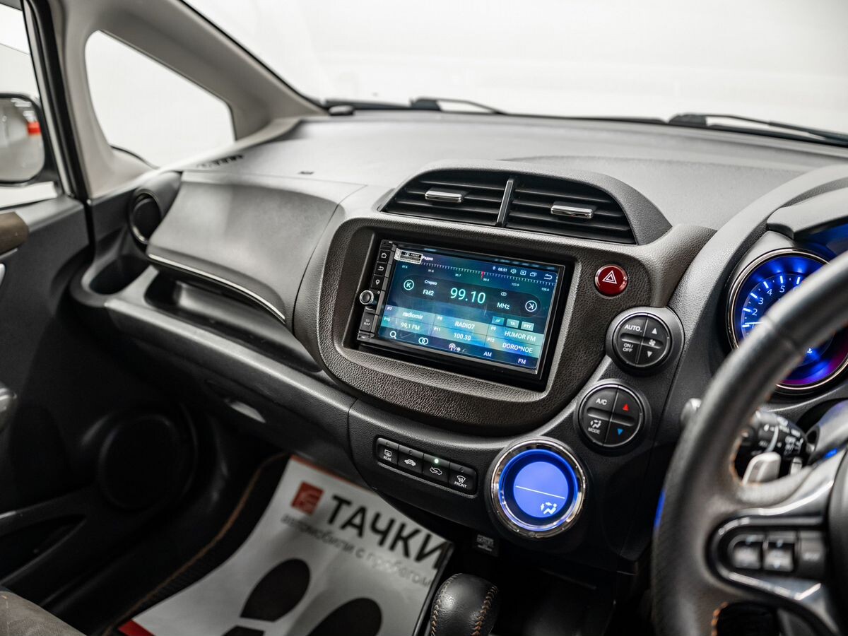 Honda Fit Shuttle 2013 - фото автомобиля