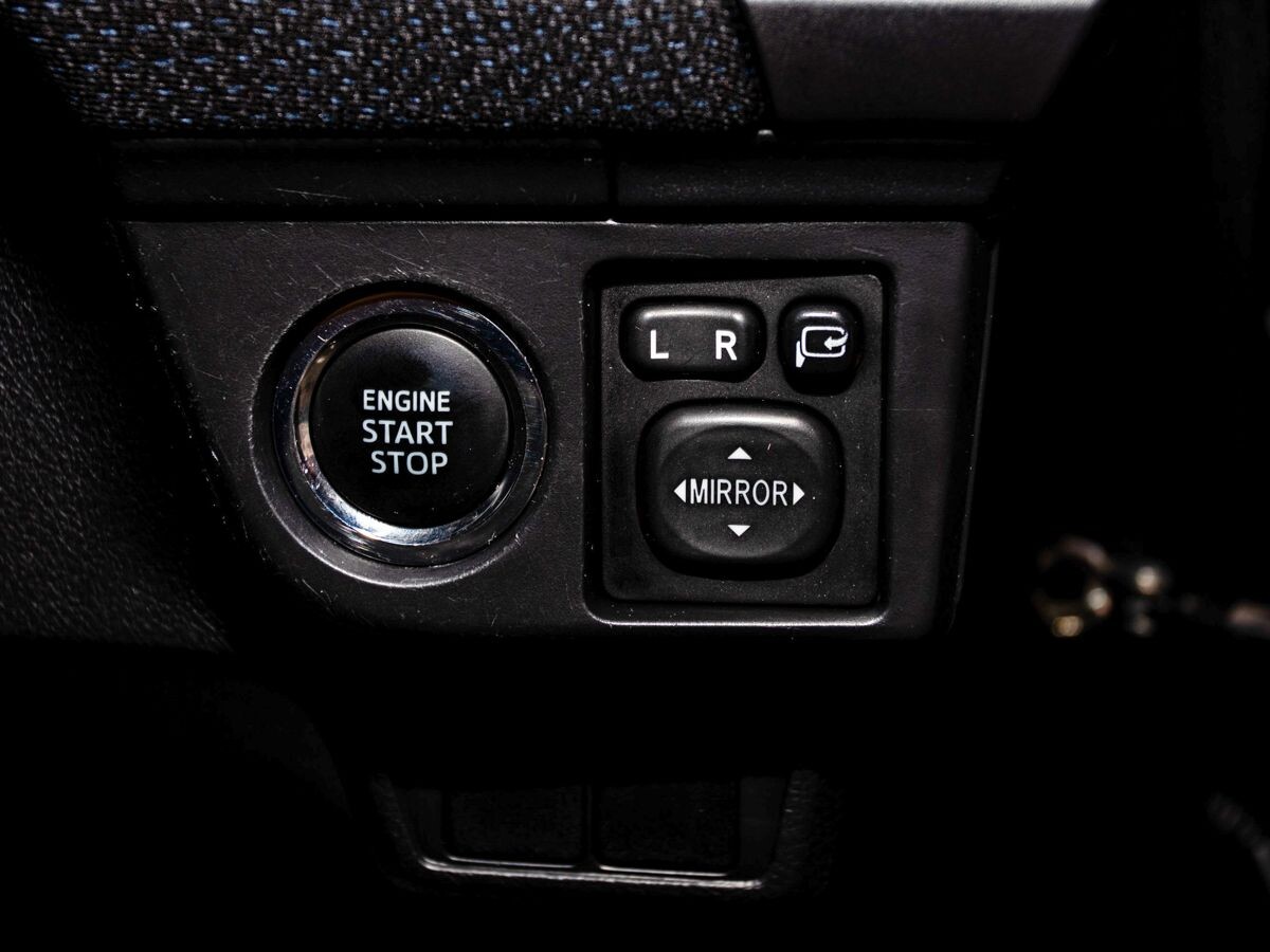 Toyota Corolla Fielder 2014 - фото автомобиля