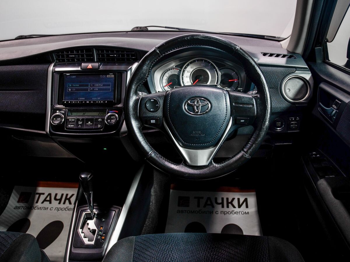 Toyota Corolla Fielder 2014 - фото автомобиля