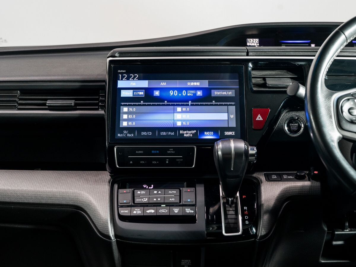 Honda Stepwgn 2018 - фото автомобиля