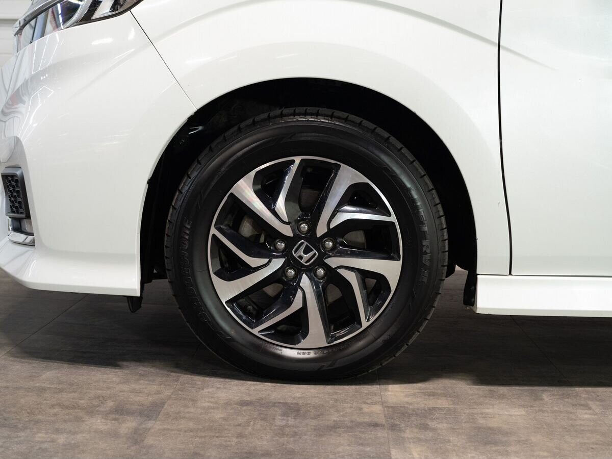 Honda Stepwgn 2018 - фото автомобиля