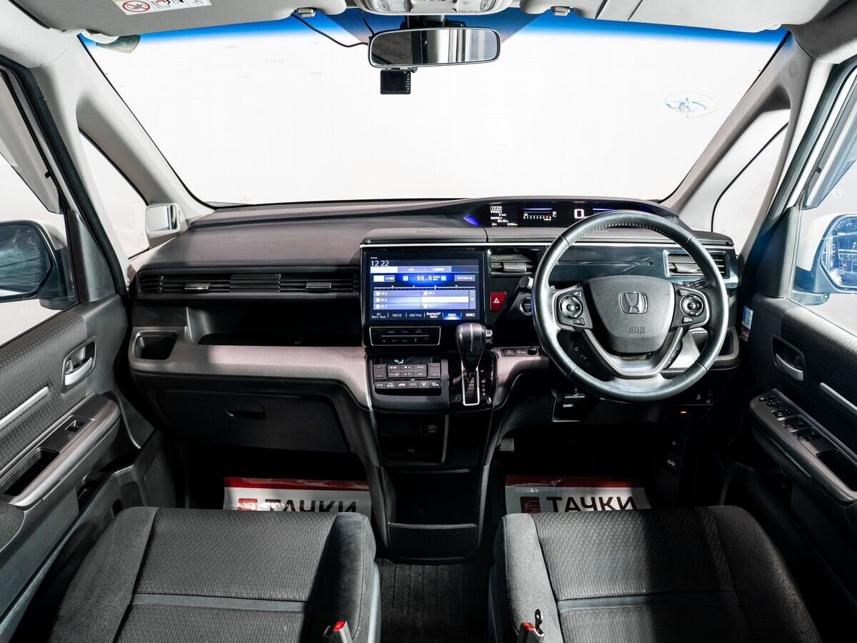 Honda Stepwgn 2018 - фото автомобиля