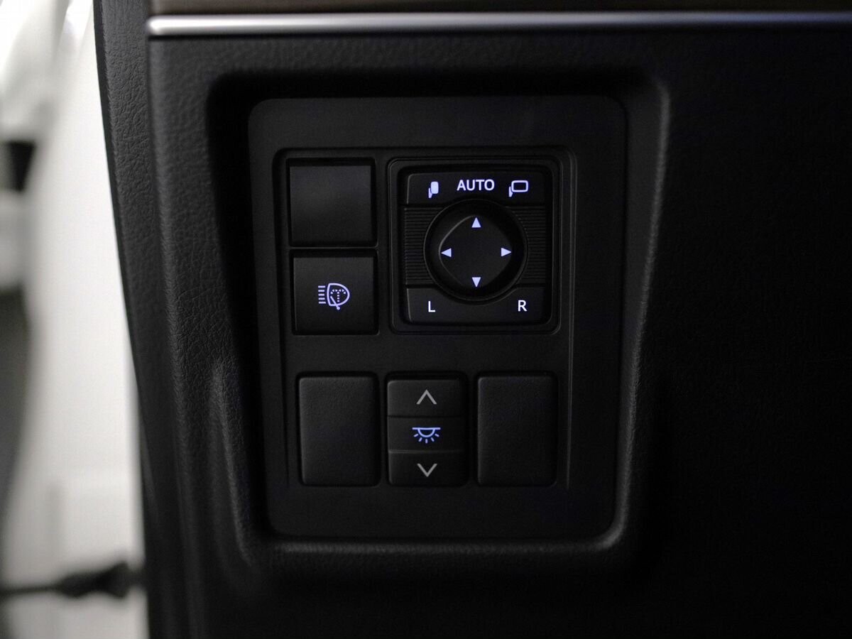 Toyota Land Cruiser Prado 2019 - фото автомобиля