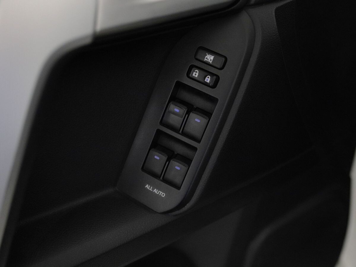 Toyota Land Cruiser Prado 2019 - фото автомобиля