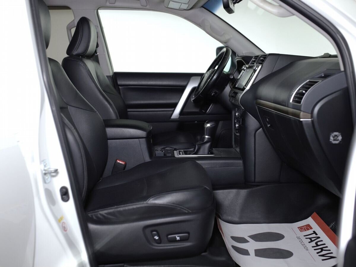 Toyota Land Cruiser Prado 2019 - фото автомобиля