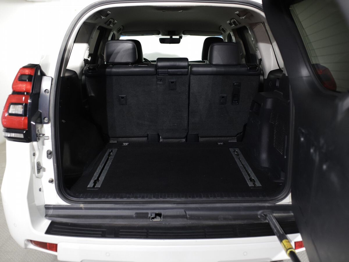 Toyota Land Cruiser Prado 2019 - фото автомобиля