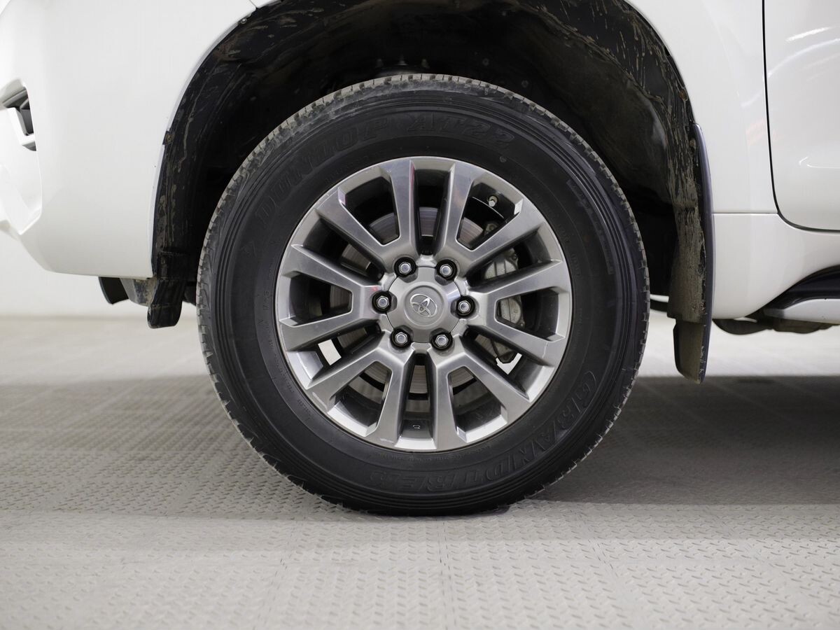 Toyota Land Cruiser Prado 2019 - фото автомобиля
