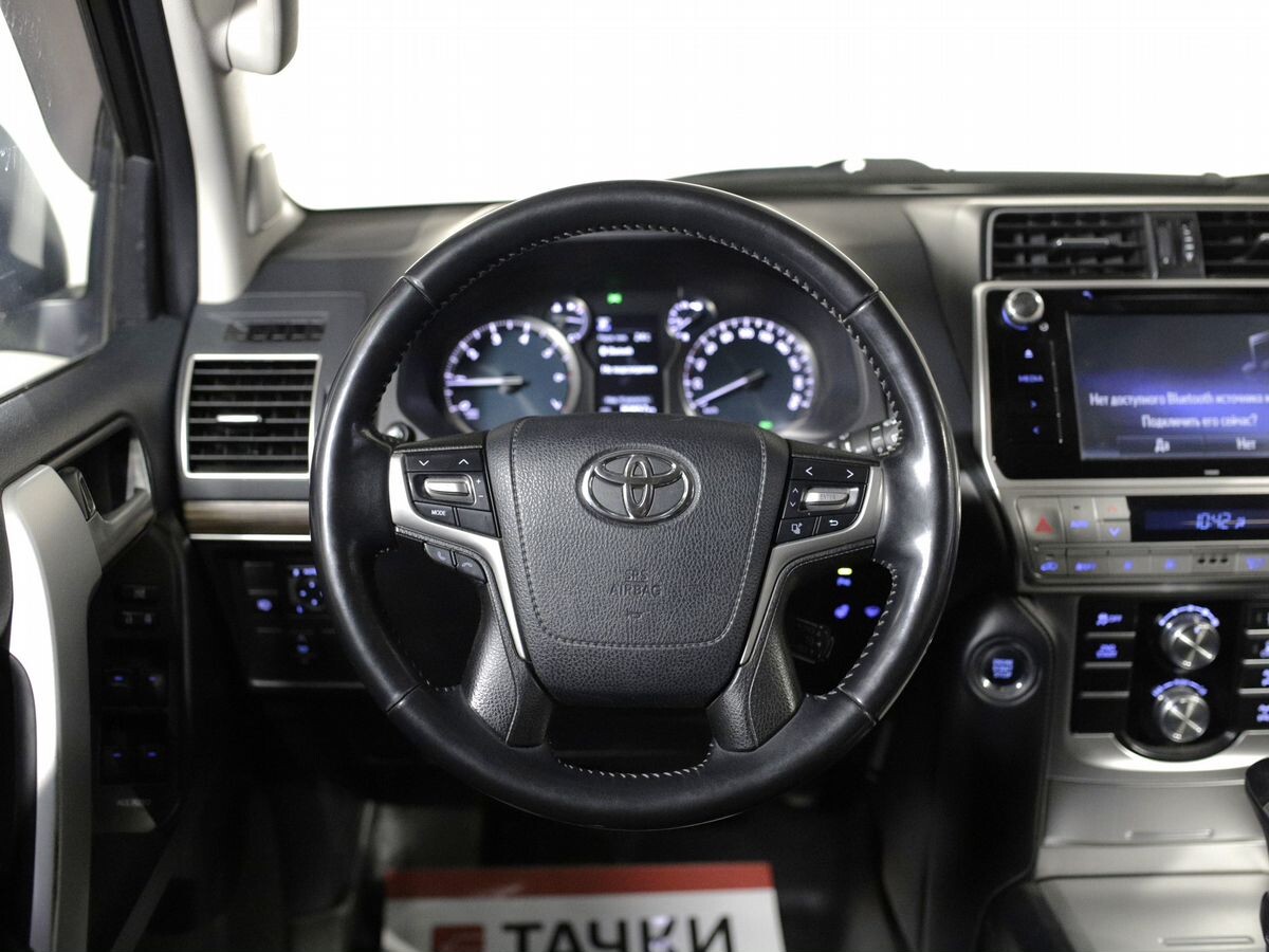 Toyota Land Cruiser Prado 2019 - фото автомобиля