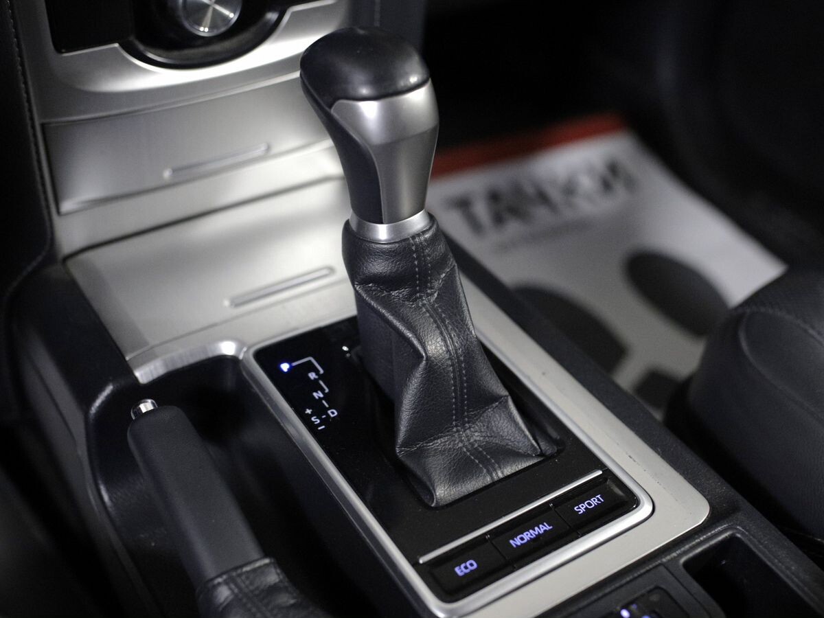 Toyota Land Cruiser Prado 2019 - фото автомобиля