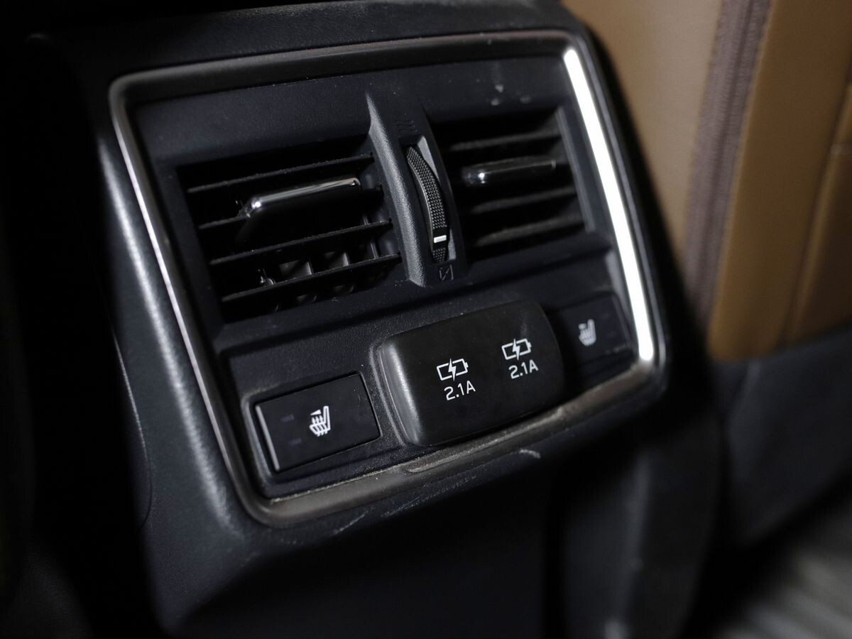 Subaru Forester 2019 - фото автомобиля
