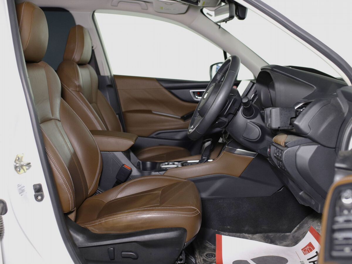 Subaru Forester 2019 - фото автомобиля