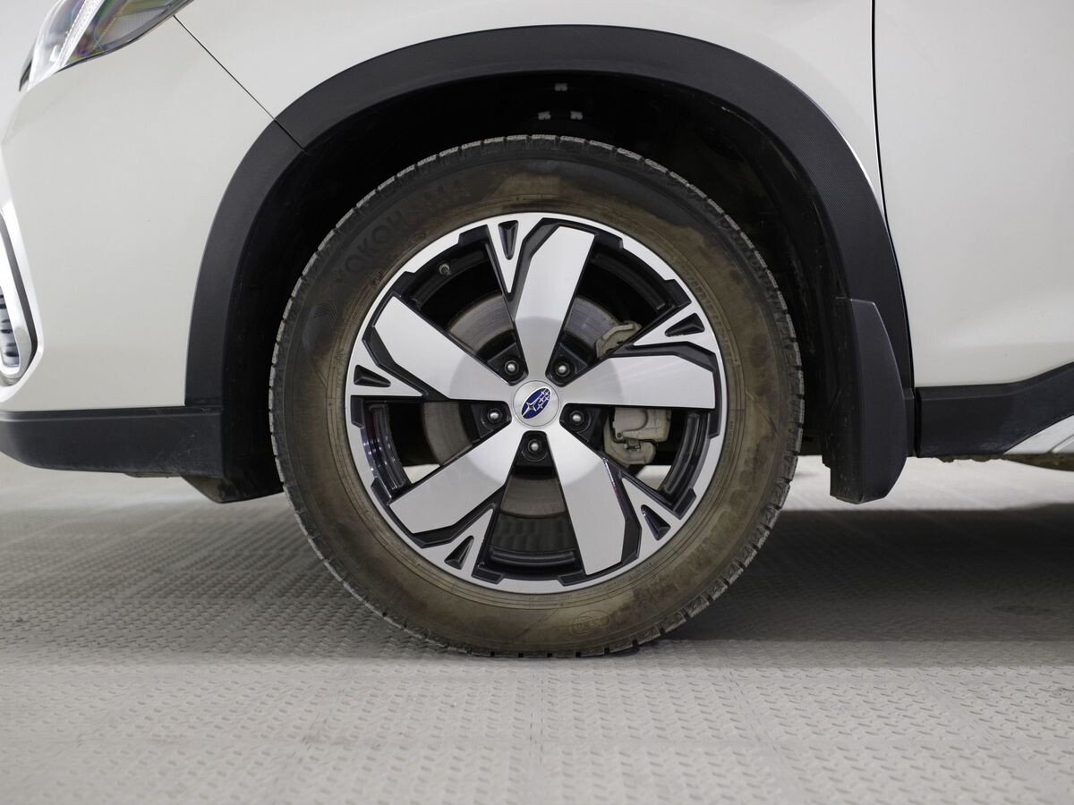 Subaru Forester 2019 - фото автомобиля