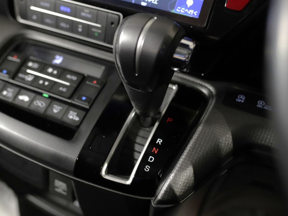 Honda Stepwgn 2021 - фото автомобиля