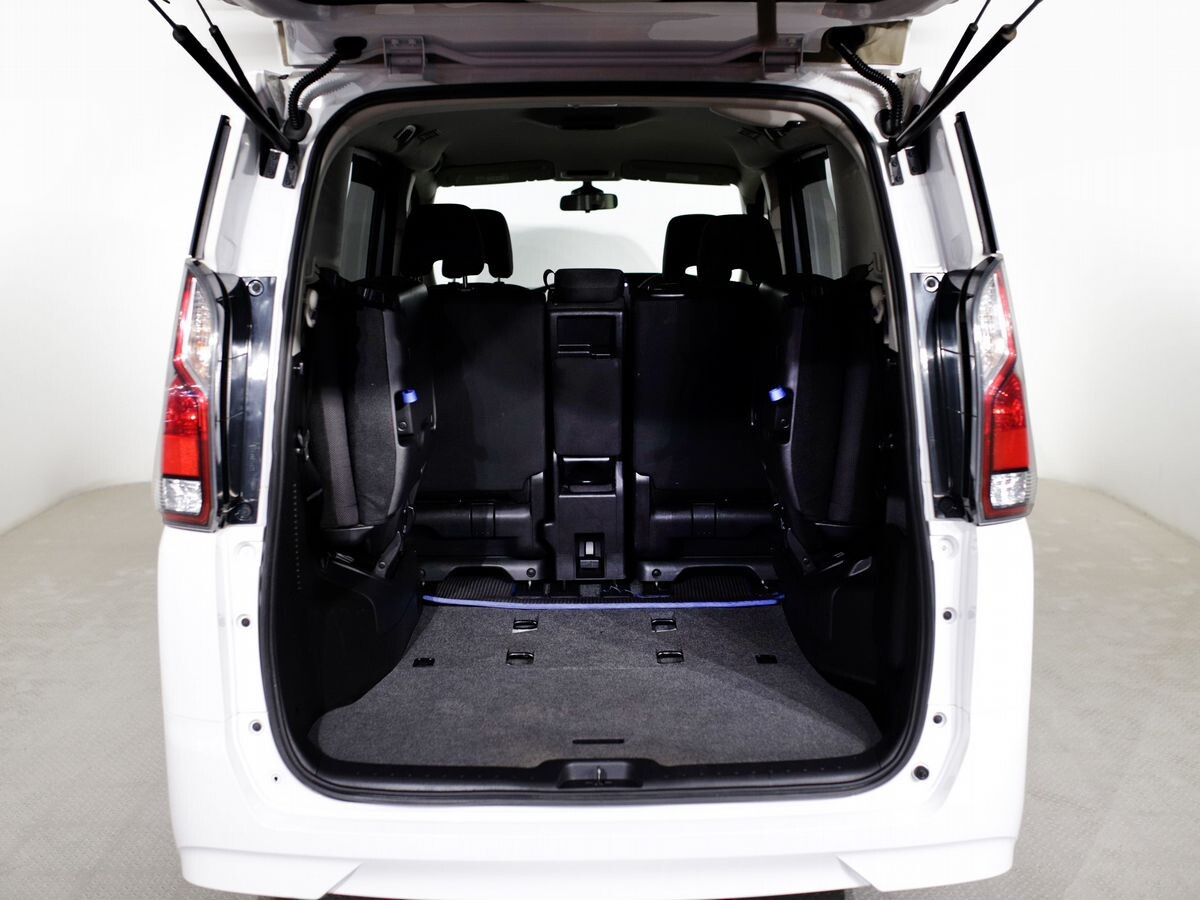Nissan Serena 2017 - фото автомобиля