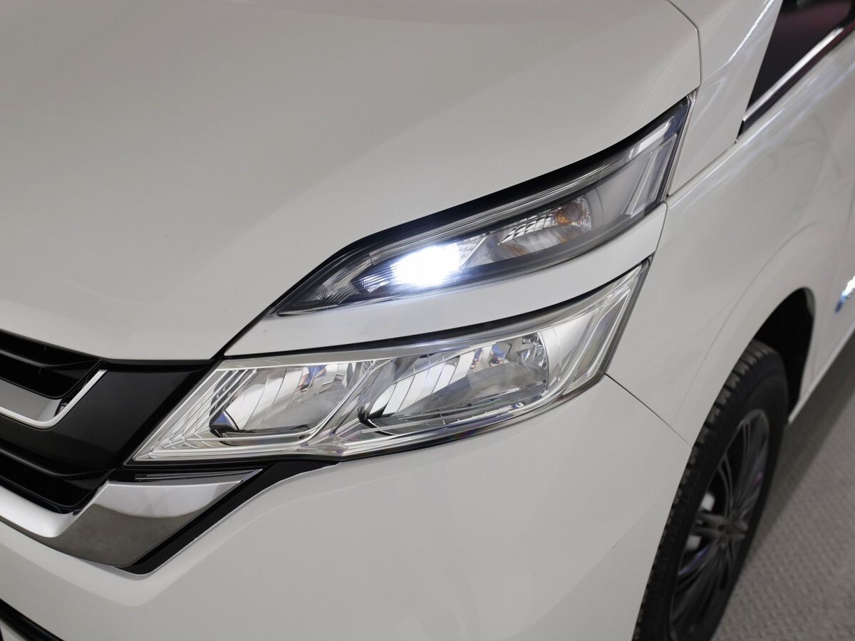 Nissan Serena 2017 - фото автомобиля