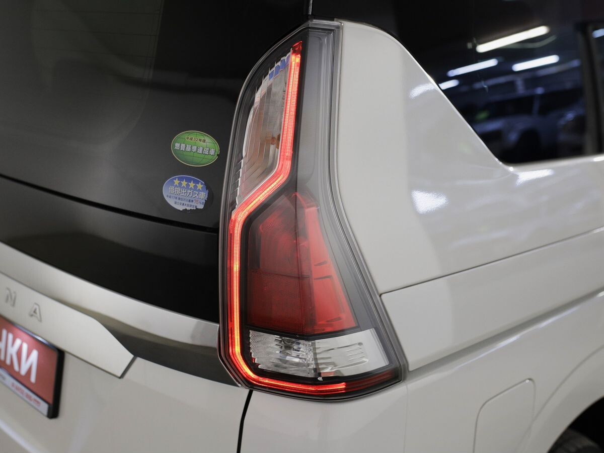 Nissan Serena 2017 - фото автомобиля