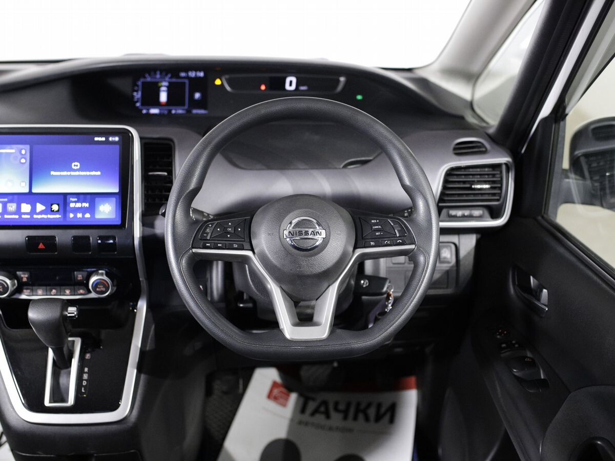 Nissan Serena 2017 - фото автомобиля