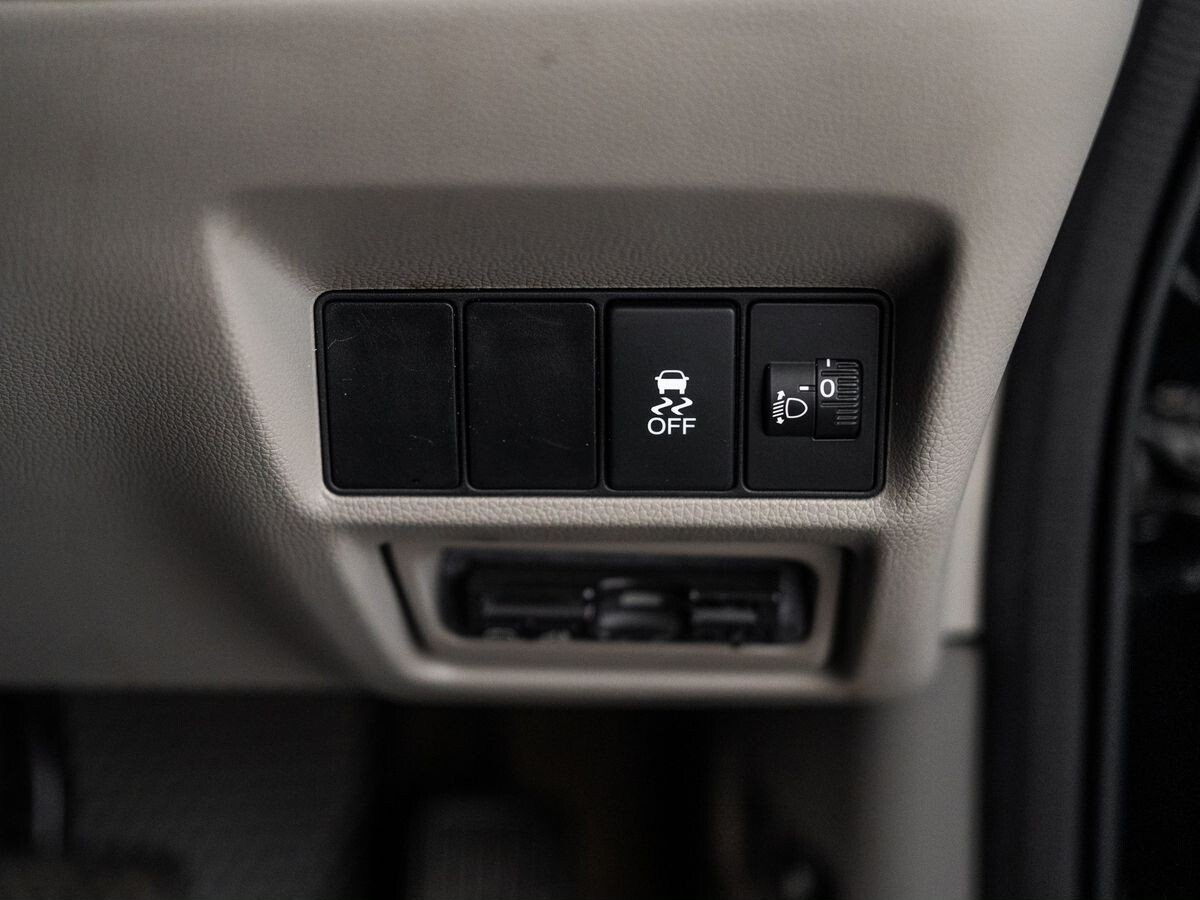 Honda Stepwgn 2015 - фото автомобиля