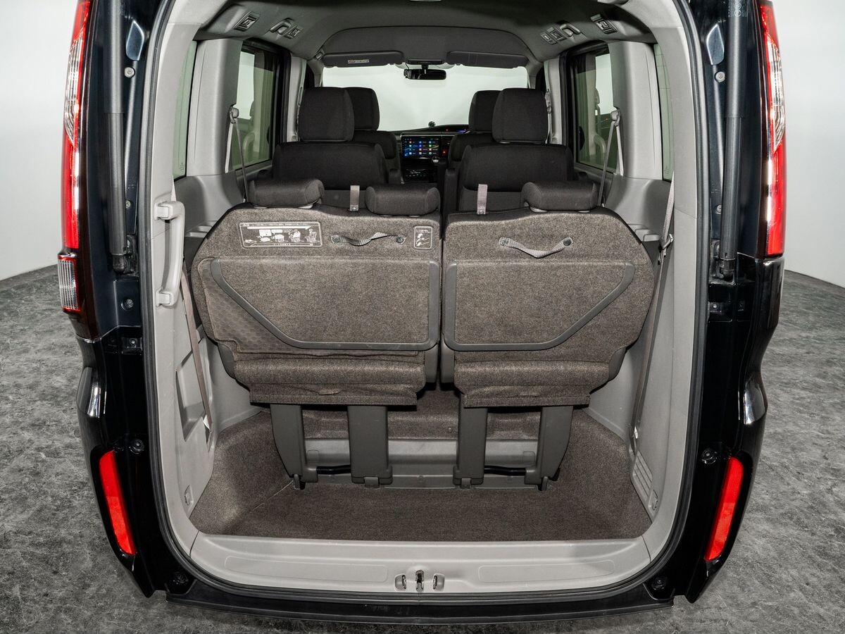 Honda Stepwgn 2015 - фото автомобиля