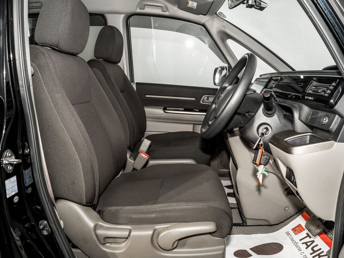 Honda Stepwgn 2015 - фото автомобиля