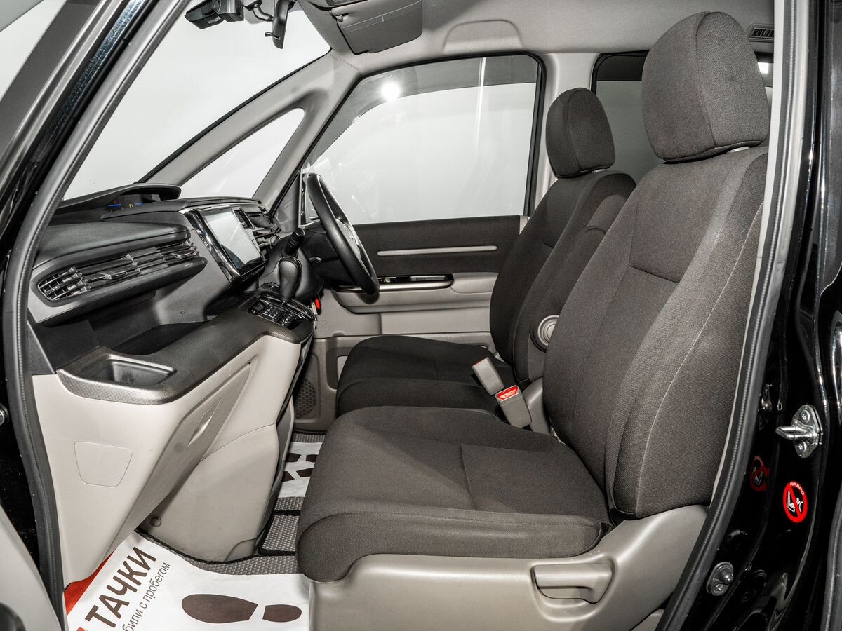 Honda Stepwgn 2015 - фото автомобиля
