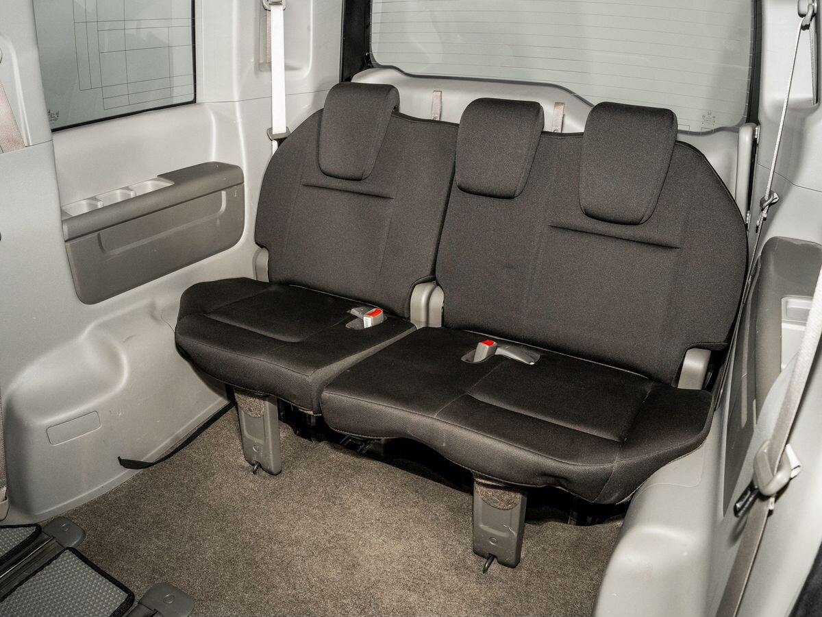 Honda Stepwgn 2015 - фото автомобиля