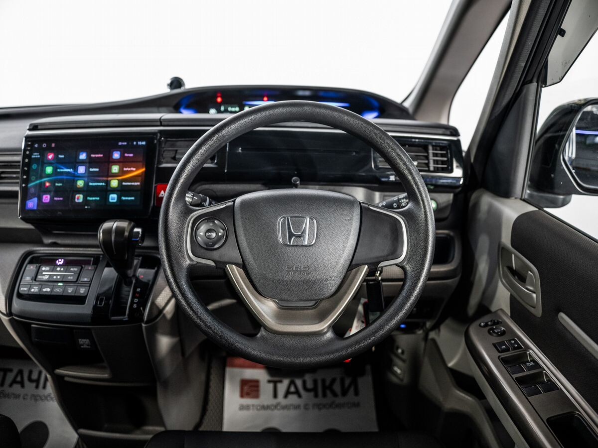 Honda Stepwgn 2015 - фото автомобиля
