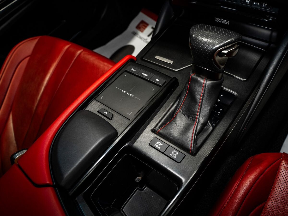 Lexus ES300h 2020 - фото автомобиля