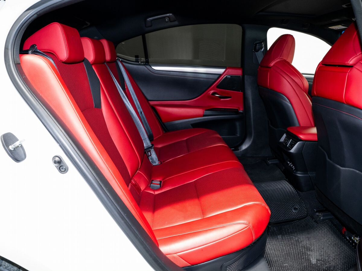 Lexus ES300h 2020 - фото автомобиля