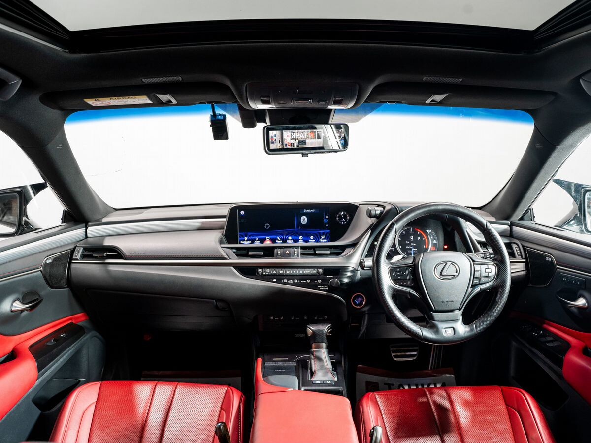 Lexus ES300h 2020 - фото автомобиля