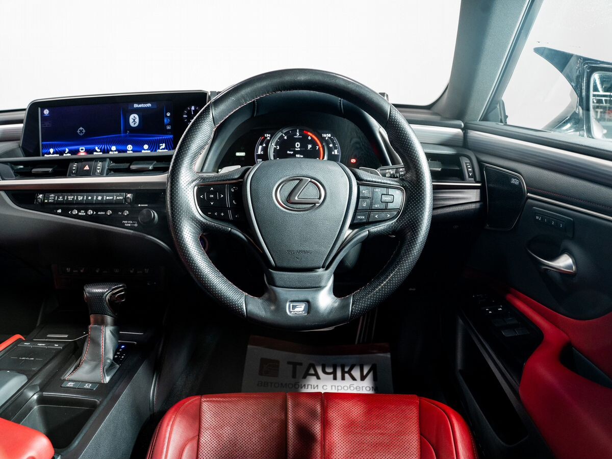 Lexus ES300h 2020 - фото автомобиля